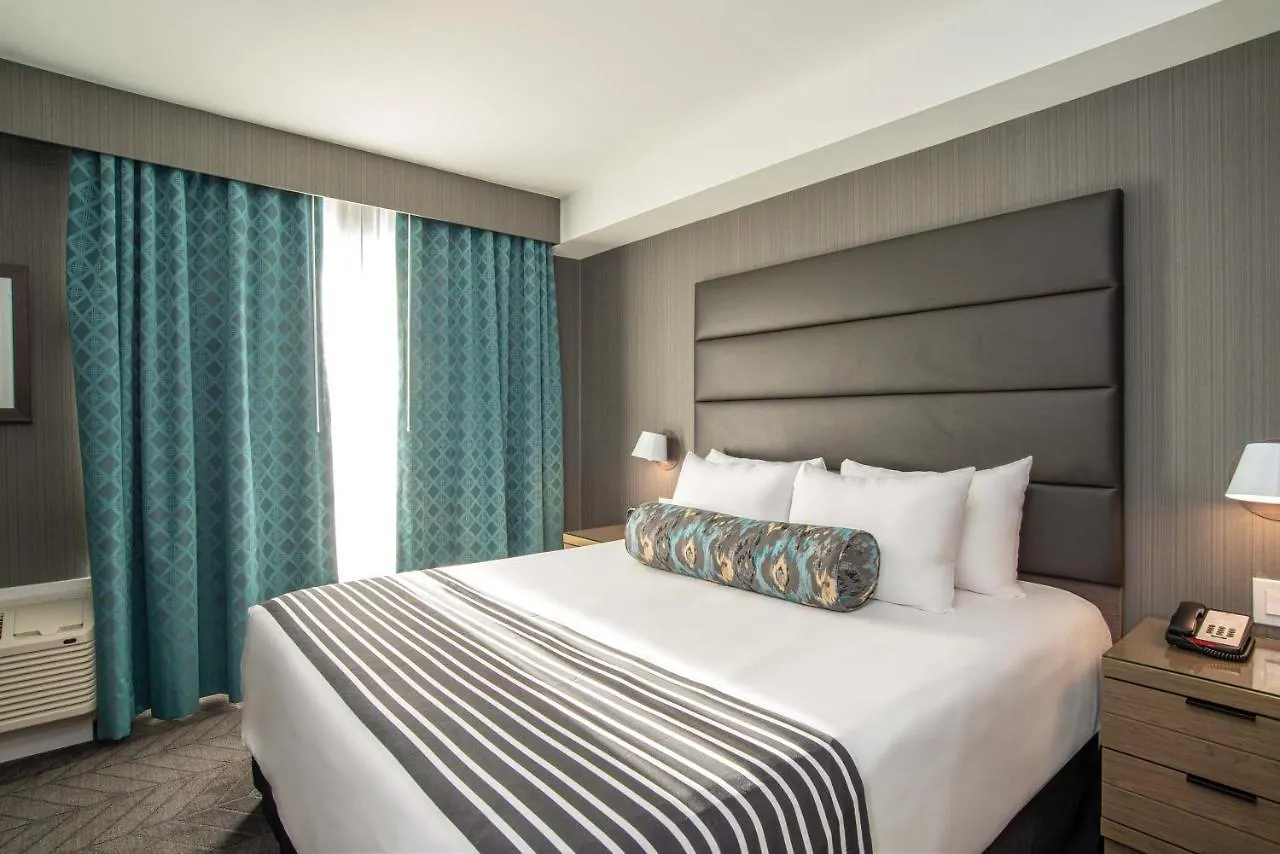 Sandman Signature Ottawa Airport Hotel 4*,  Canada